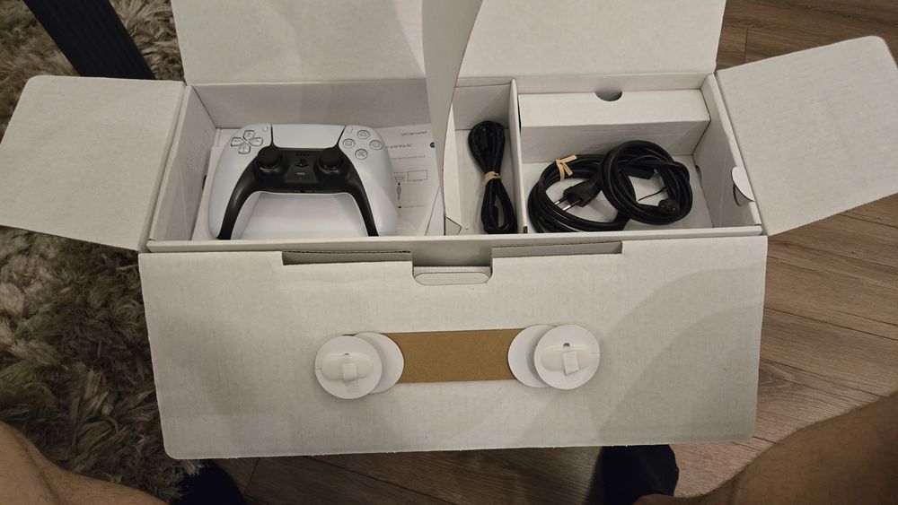 Playstation 5 PS5 с 2 контролера + 3игри