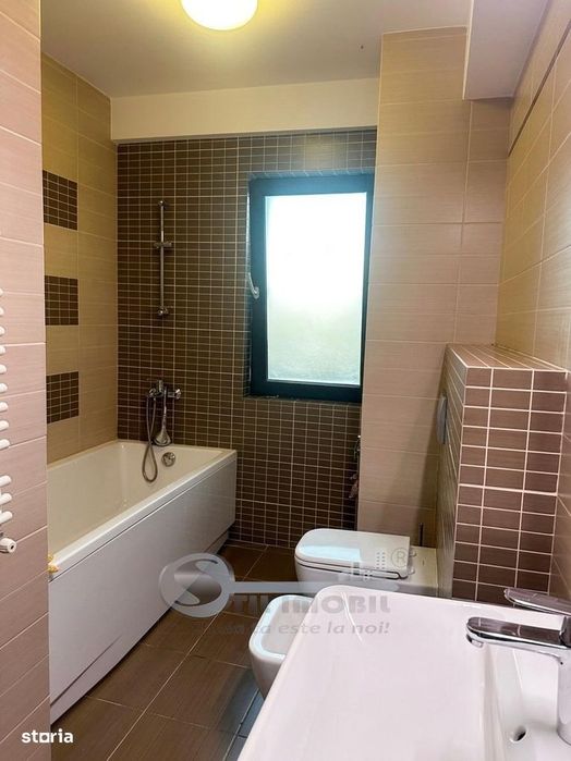 Apartament 3 camere +terasa +boxa+garaj, Pacurari