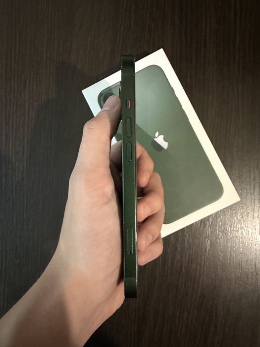 iPhone 13 с коробкой