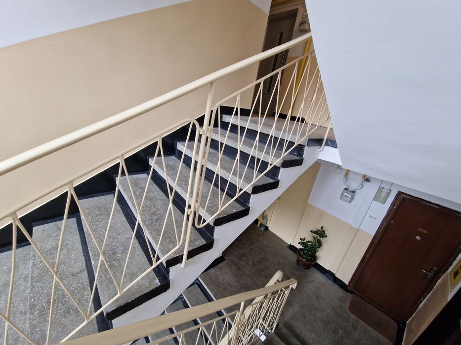 Renovăm Scări de Bloc – Zugrav Iasi