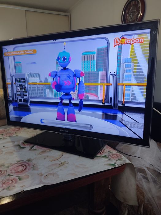 Телевизор Самсунг 102см