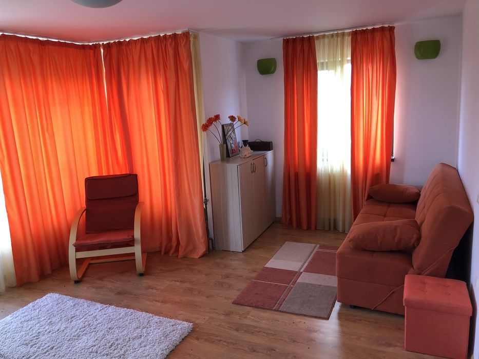 Inchiriez casa langa padure