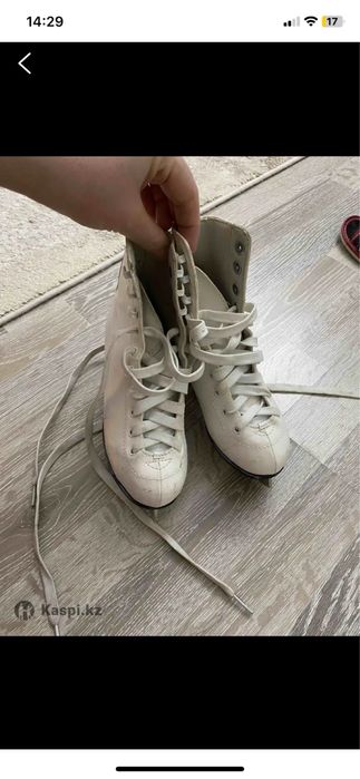 Продам детские коньки