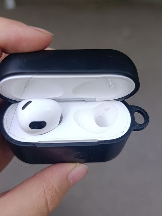 Продам Наушники Airpods 3