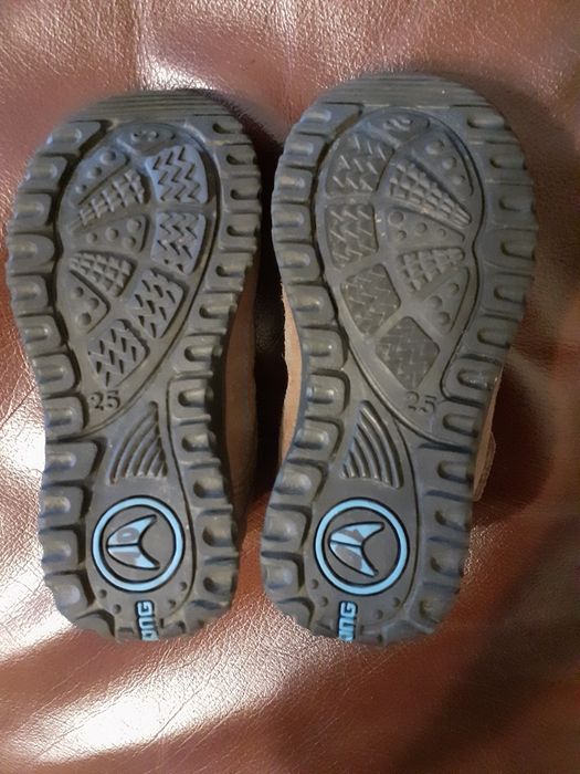 Детски велурени обувки