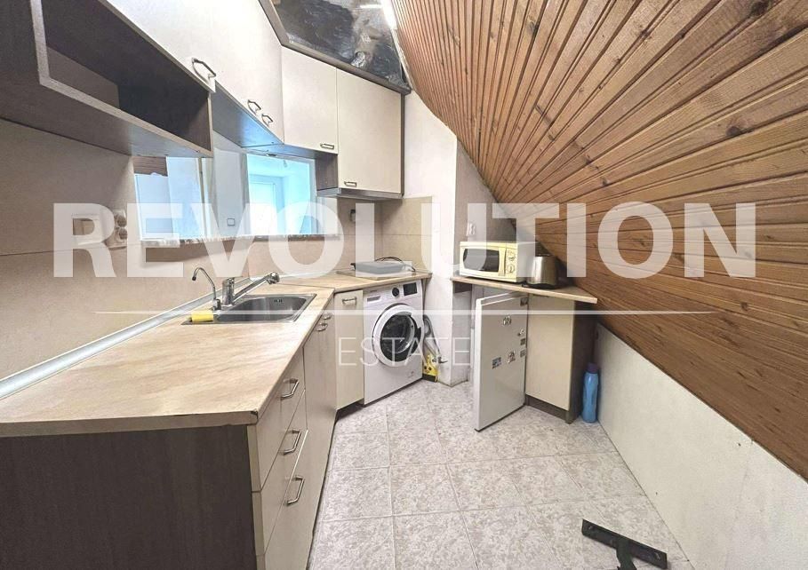 Дава се под наем Тристаен апартамент в Варна, Червен площад - 50 кв.м за 375 € - Снимка #4