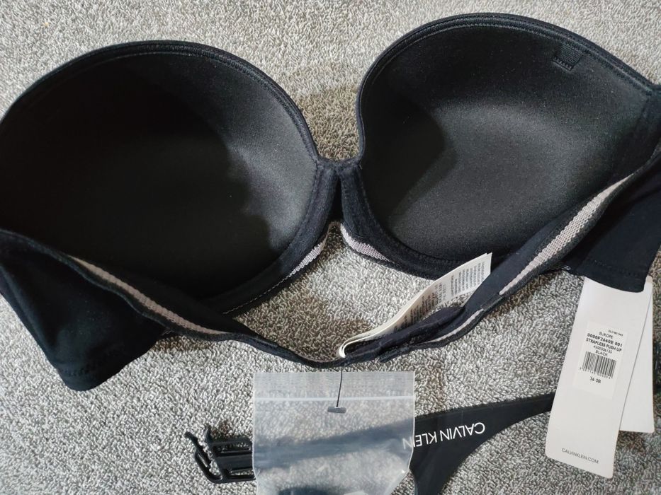 Нов сутиен Calvin Clein