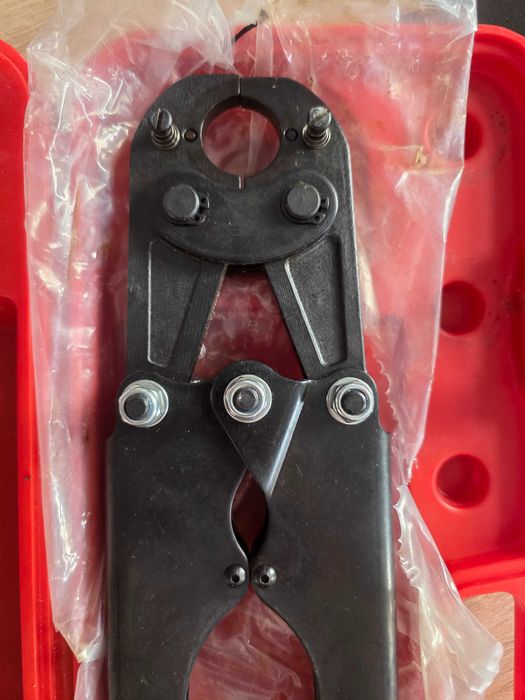 Clește manual de sertizare pentru racorduri PER și multistrat cu diametre de la 12 la 25 mm și profil H