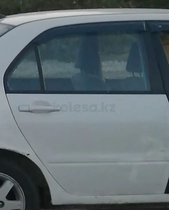 Дверь и телевизор от митсубиси