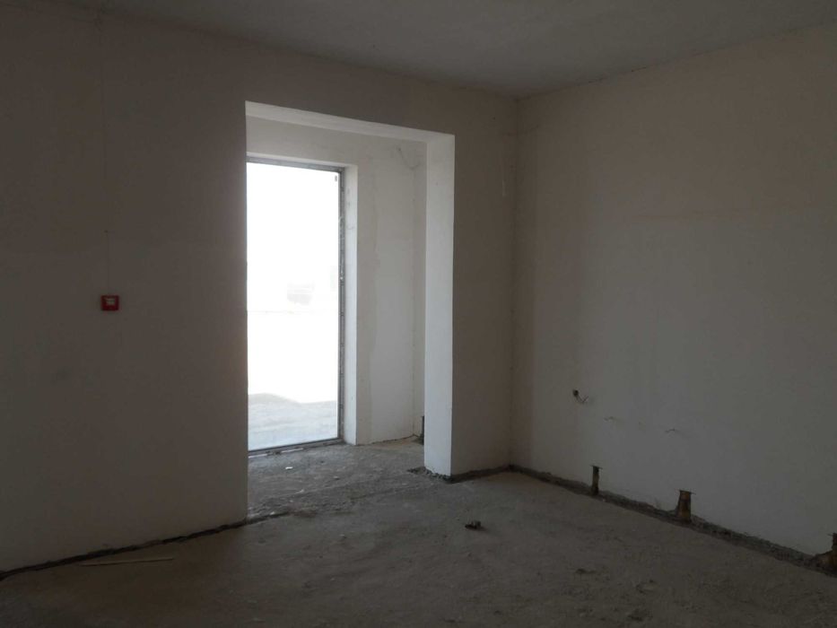 Xizmat ko`rsatish bino, ko`p qavatli uyning birinchi qavatida