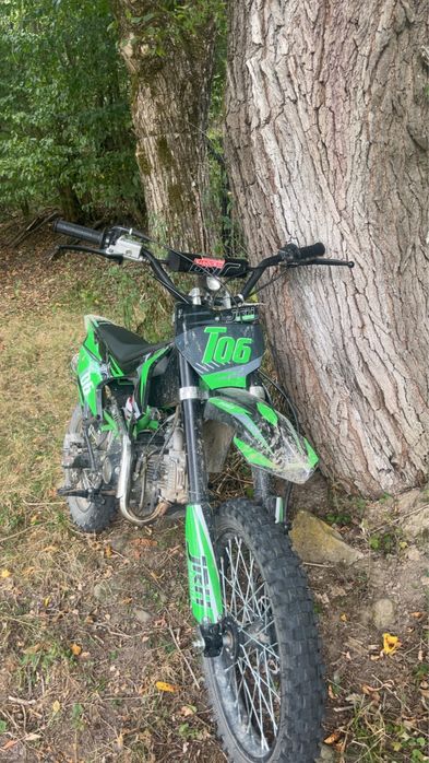 Vand jhr de 125 intr-o stare impecabila