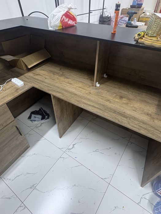 Продам ресепшн большой