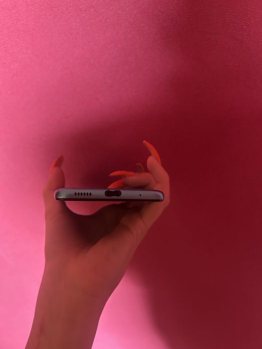 Телефон използван година в отлично състояние