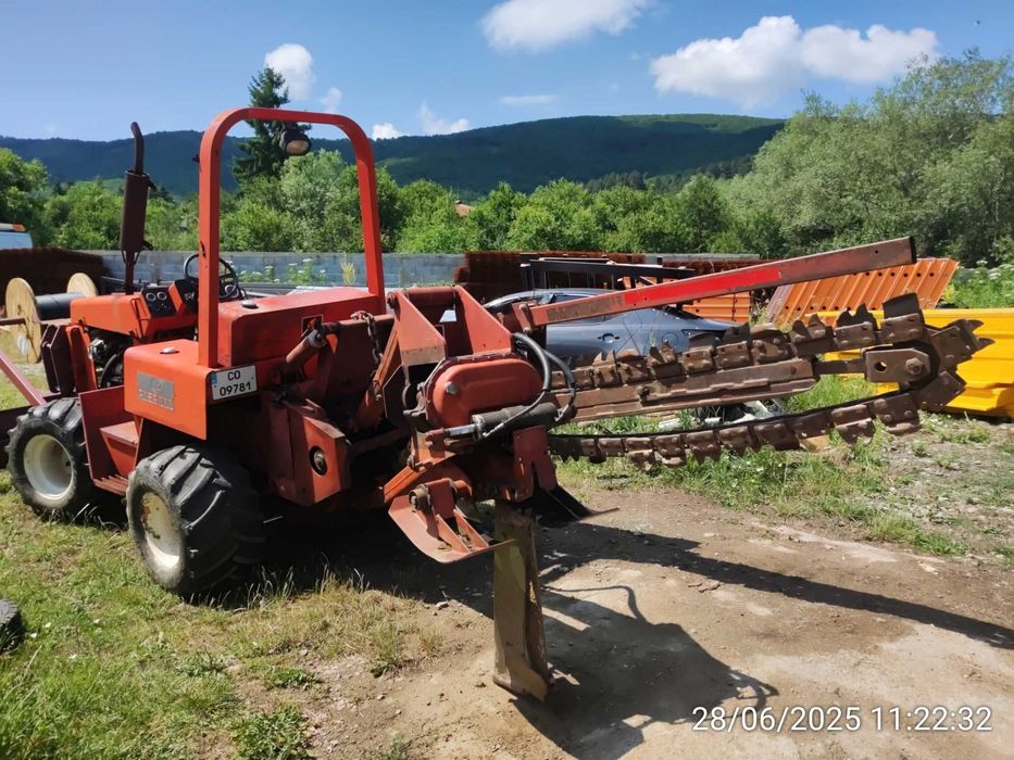 Каналокопател Ditch Witch 5110