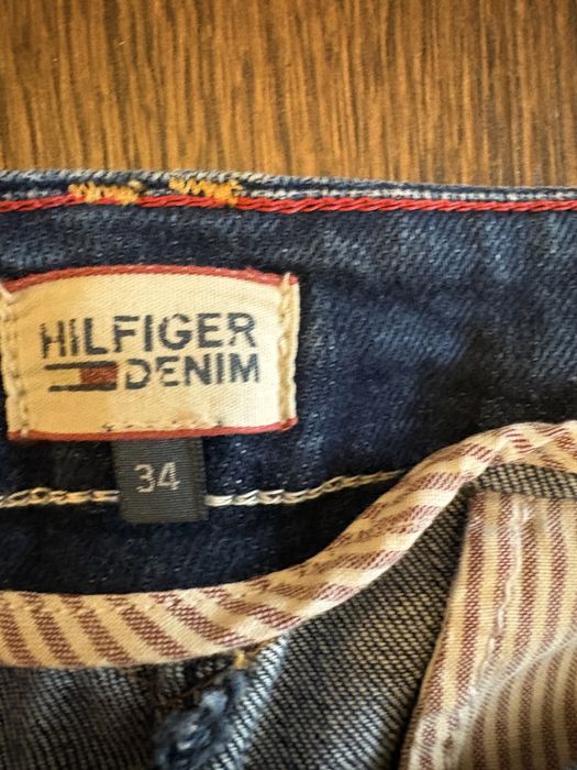 blugi scurti tommy hilfiger 34