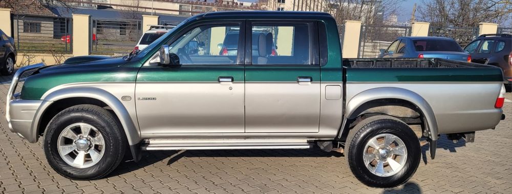 Mitsubishi L200 4x4 cu bena