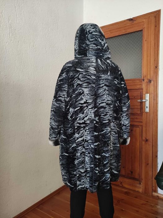 Дамско кожено палто (двулицево)-агнешка кожа р-р 52-54