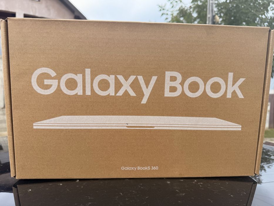 Laptop Samsung Galaxy Book5 360 (15.6" FHD Touch AMOLED, Intel Ultra 7, 16GB, 512GB SSD) - Nou la cutie