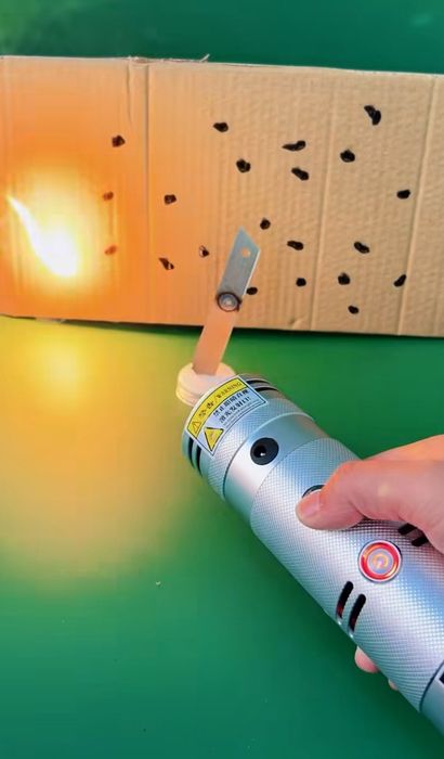 Laser , aprinzator laser ultra puternic