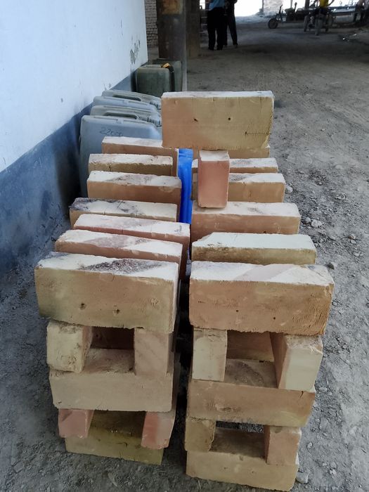 Красный кирпич М150