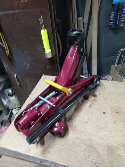 Крик крокодил хидравлика 2т. работещ .