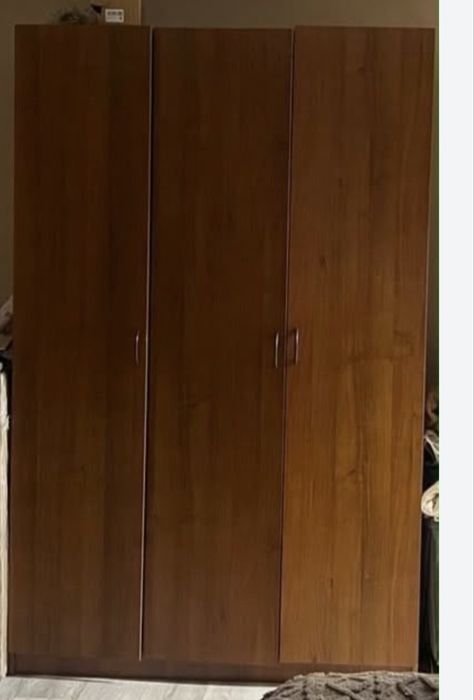 Продается шкаф.10.000