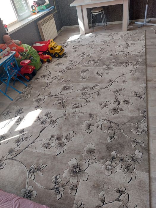 Продам ковёр б/у