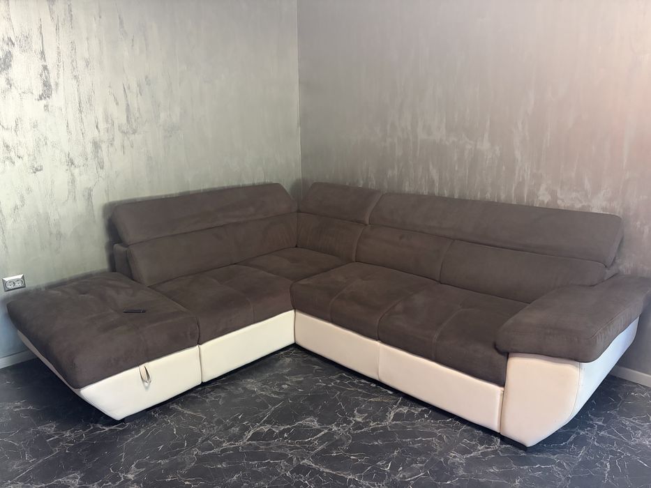 Canapea in forma de L