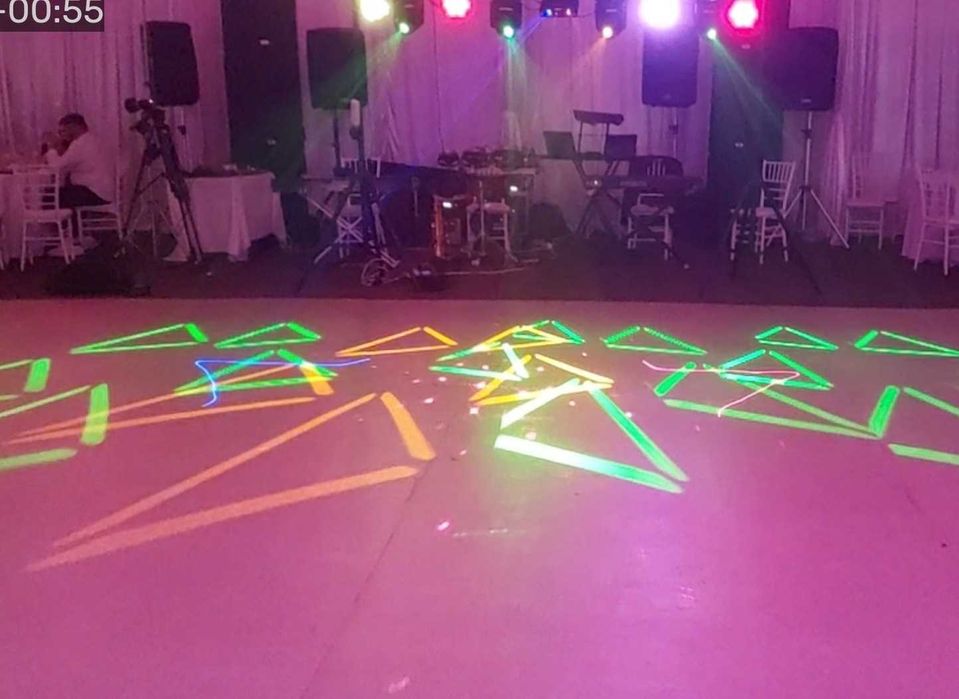 4 moving head de 150w, perfecte pt evenimente medii