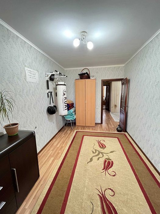 продам 3х комн квартиру на Кунаева