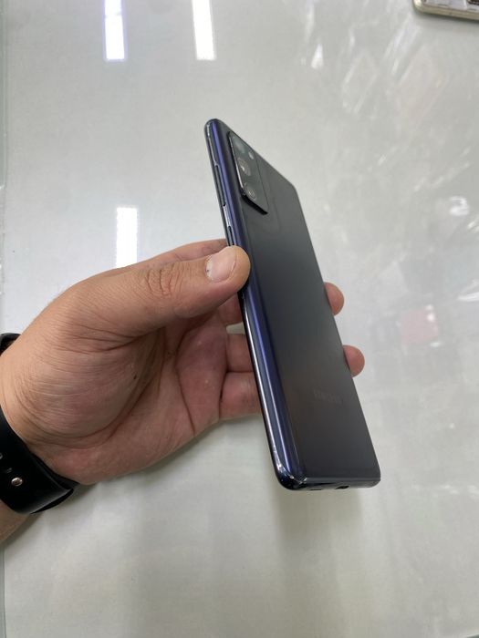 S20FE (128GB) в идеальном состояний