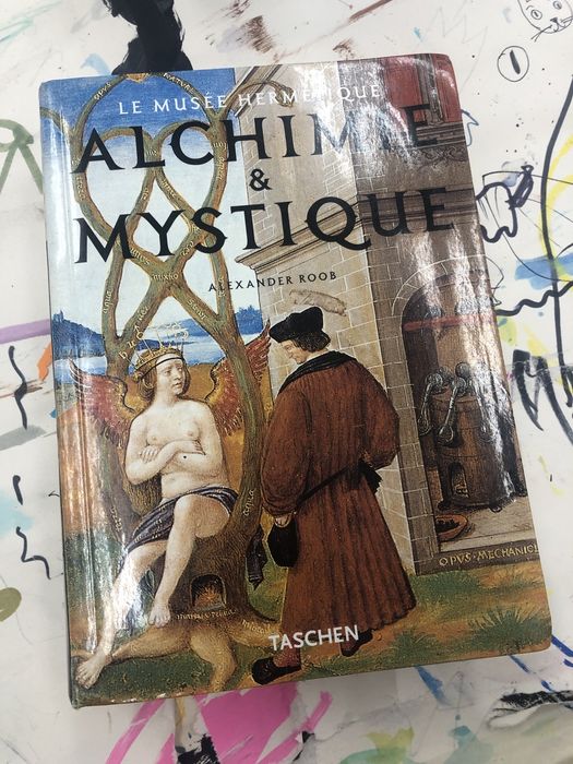 Албум на Taschen Алхимия и мистика в изкуството на френски