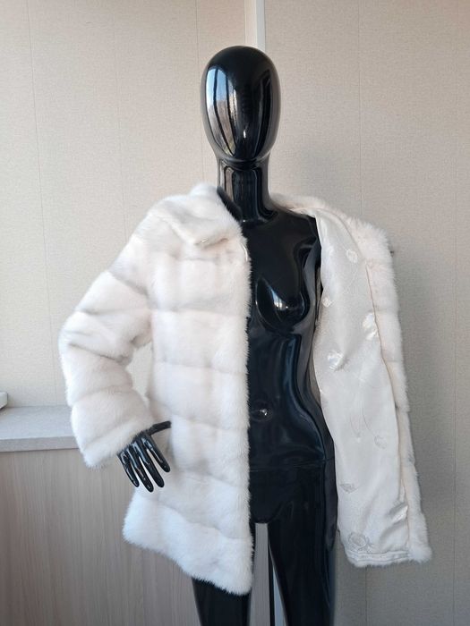 Haina blana vizon , Haină blană nurcă impecabila, 4 in 1 m. L