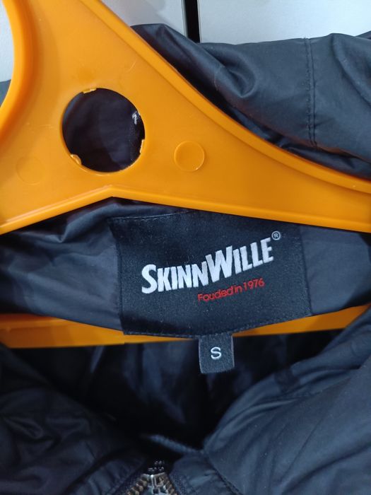 Продам женскую куртку