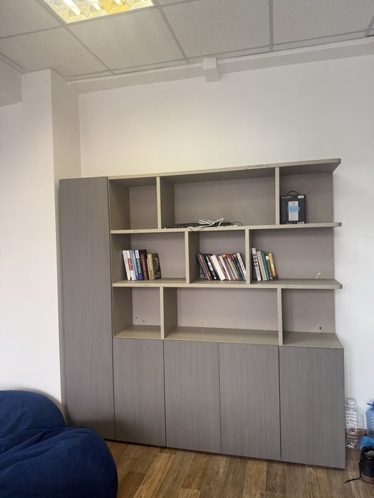 Офисная мебель стул и стол