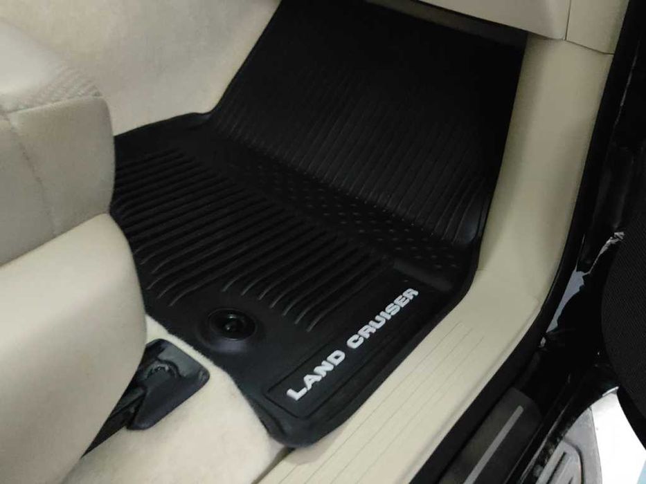 Оригинальные резиновые коврики (полики) салона Toyota LC 300