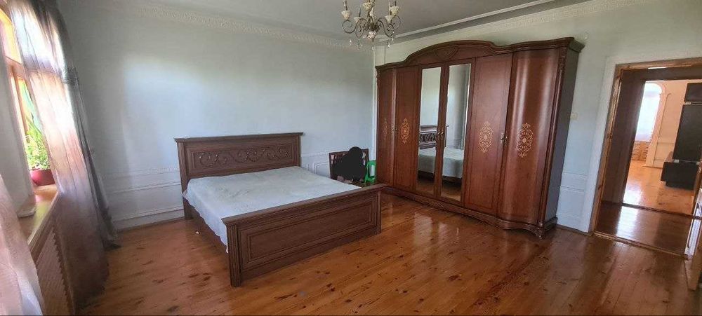 Сдается 4х переделанная в 3х ком. квартира в центре