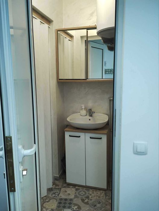 Дава се под наем Едностаен апартамент в Плевен, Идеален център - 20 кв.м за 229.5 € - Снимка #2