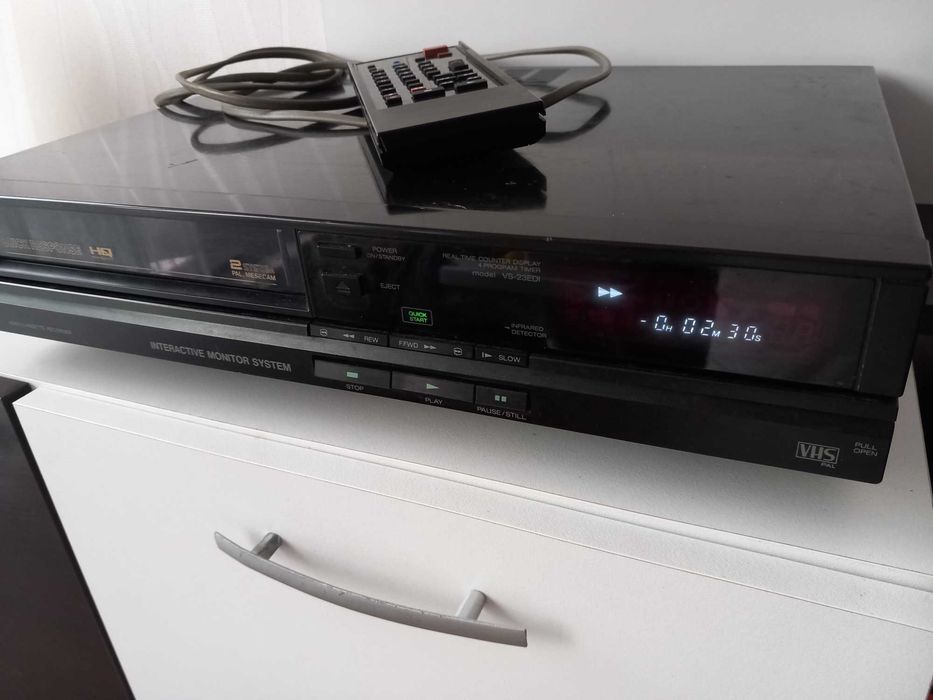 Записващо видео AKAI VS-23EDI работещо безупречно
