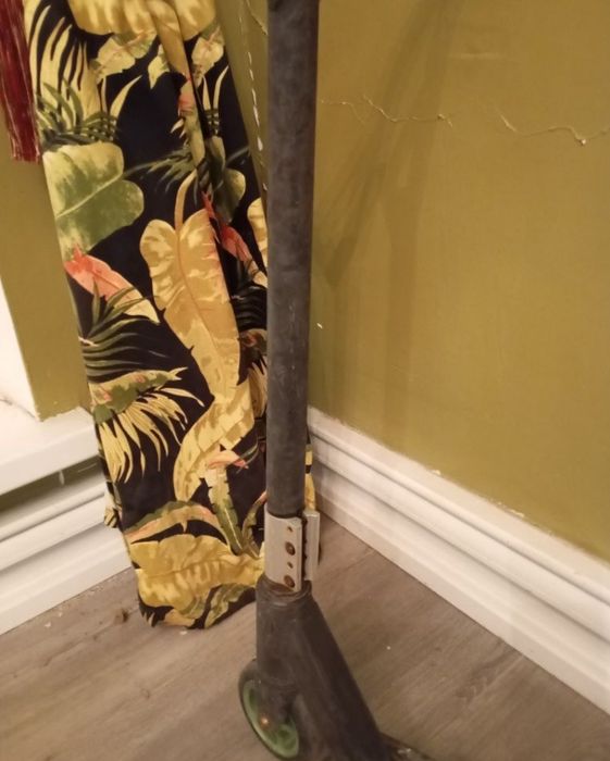 Самокат,в местах карозья