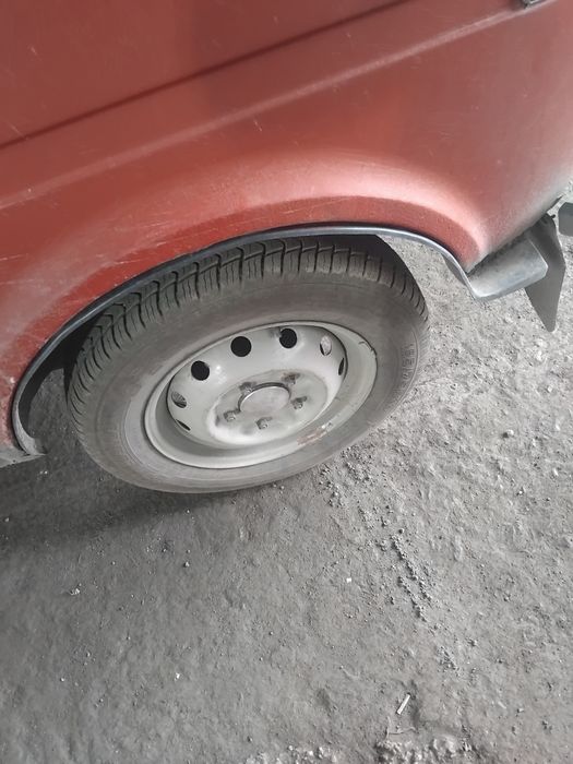 Продам ниву 2121