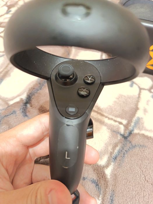 Vând Oculus quest 1