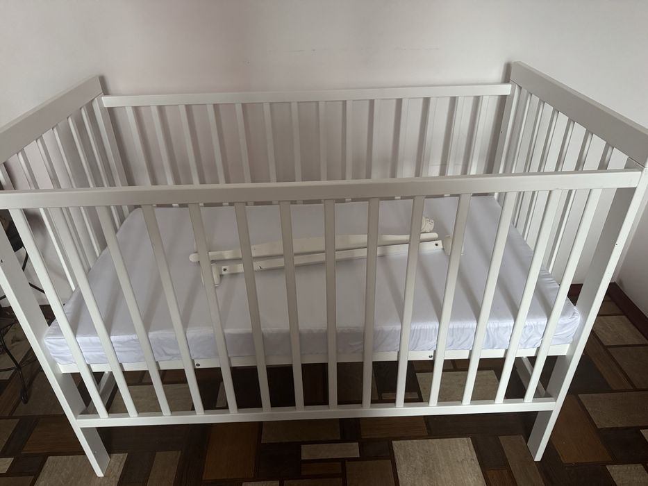 Продам кроватку с матрасо