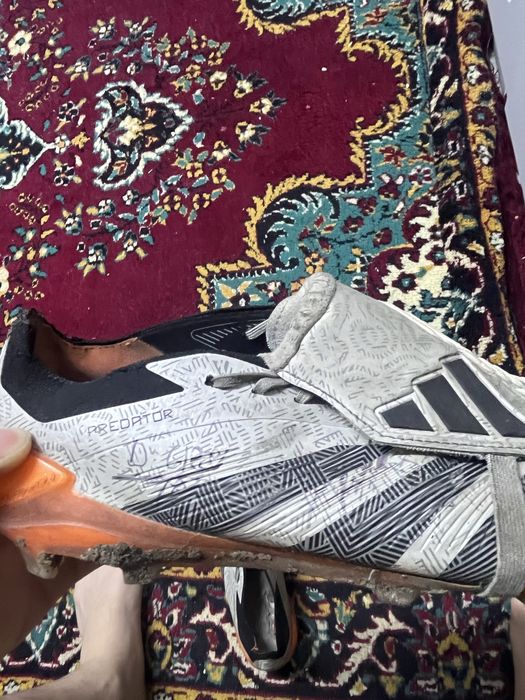 Адидас предатр  бутсы