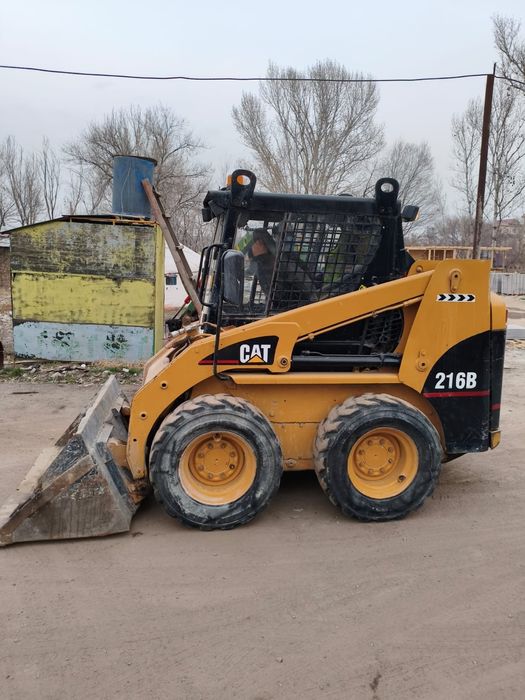 Мини погрузчик CAT 216 B продам