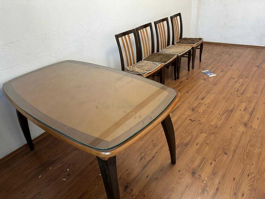 Стол производство Италия. Чистое дерево.