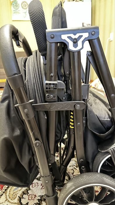 Коляска фирма ining baby