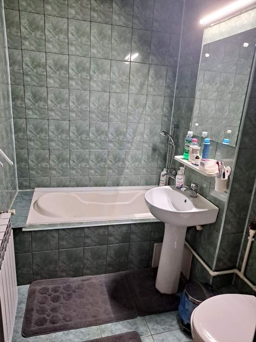 Închiriez apartament