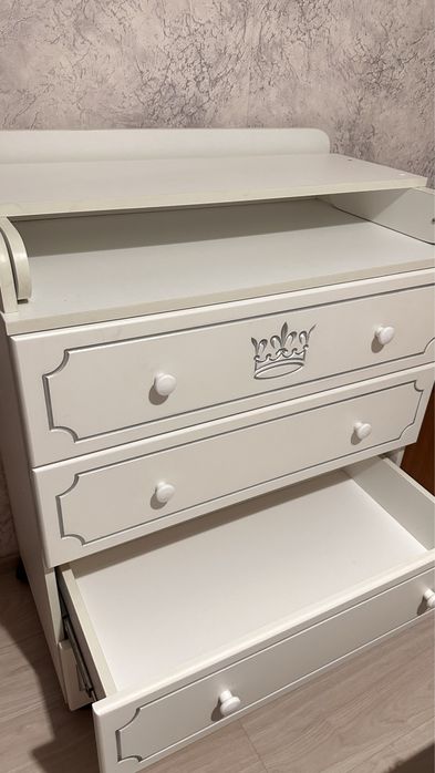 Кроватка с комодом