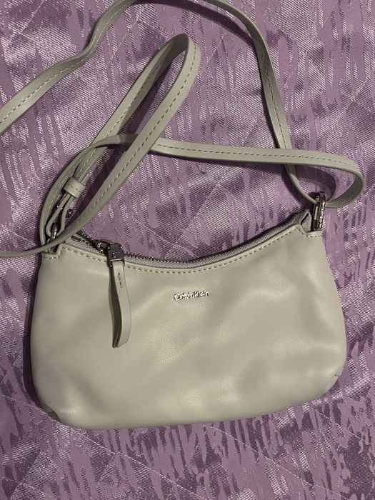 Страхотна чанта Нова  Calvin Klein
